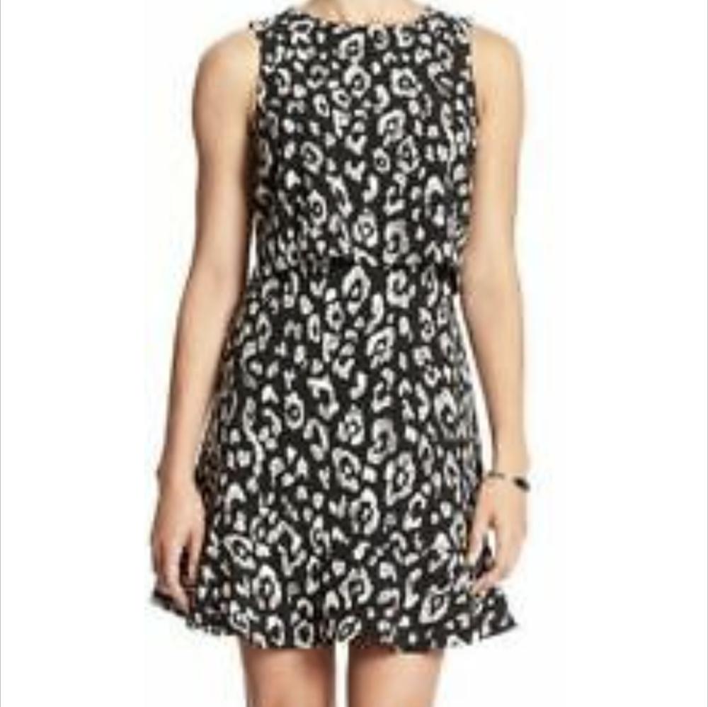 Banana Republic Crepe Open Back Sleeveless Black and White Dress